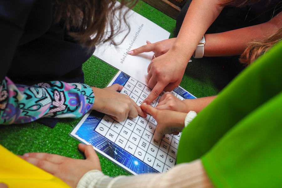 Квест в реальности Секреты Among Us от компании Корпорация праздников Квест в реальности Секреты Among Us от компании Корпорация праздников